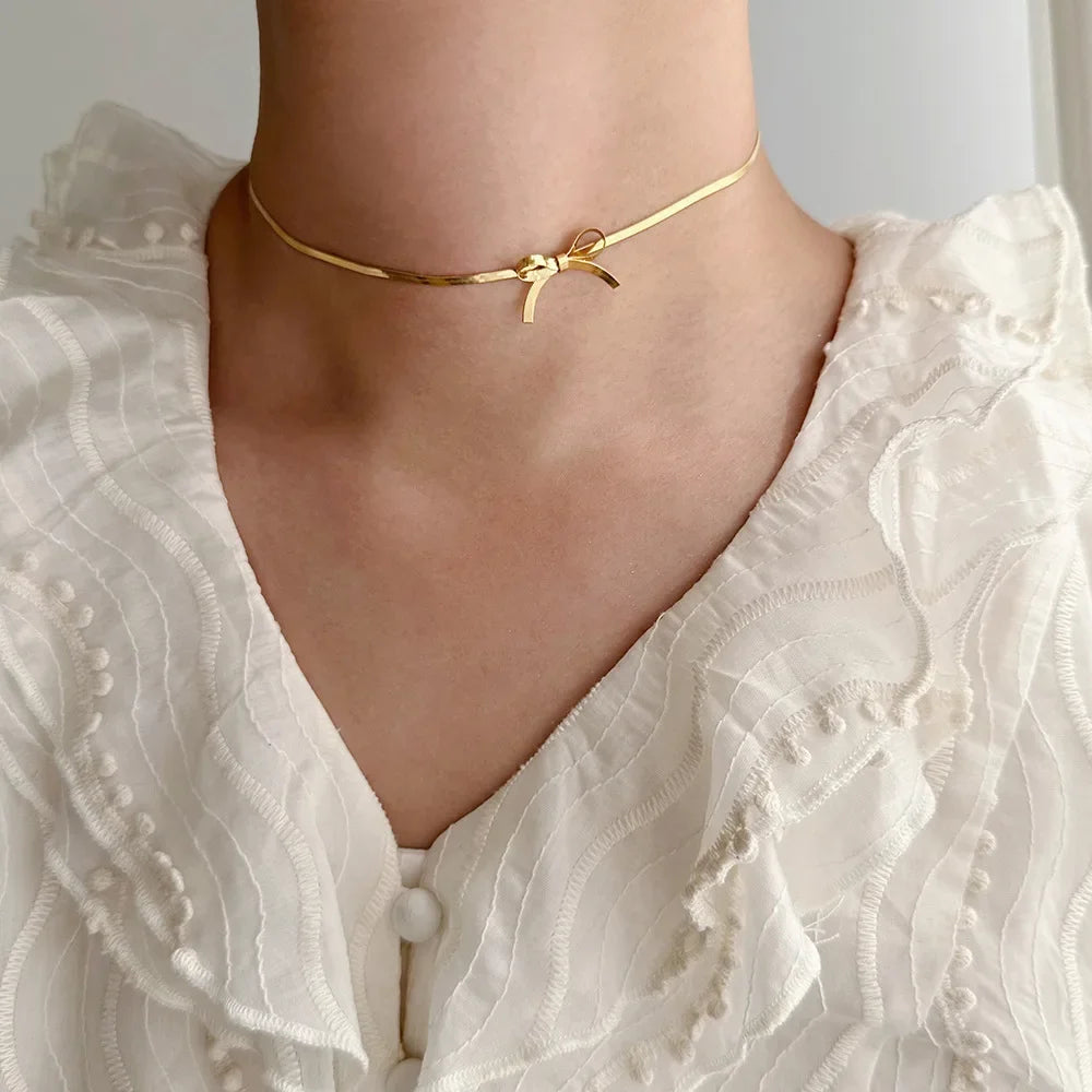 Collier Choker Nœud Minimaliste Plaqué Or 18k