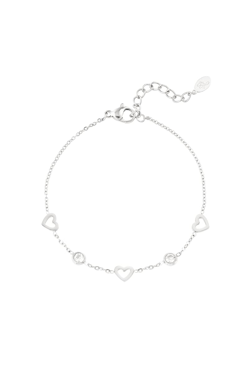 bracelet with heart and diamond charms