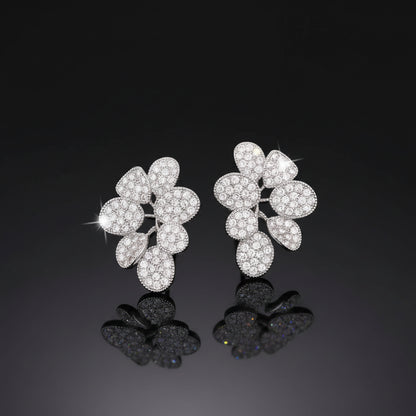 Boucles d’Oreilles Puces Fleur Pavée Zircon – Plaquées Argent