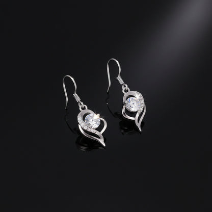 Boucles d’Oreilles Pendantes Cœur Pavé Zircon – Plaquées Argent