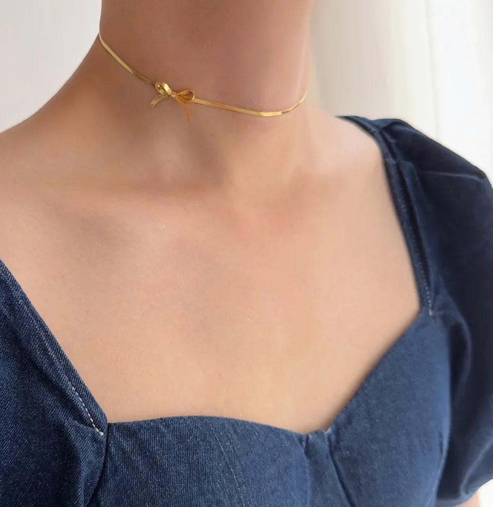 Collier Choker Nœud Minimaliste Plaqué Or 18k