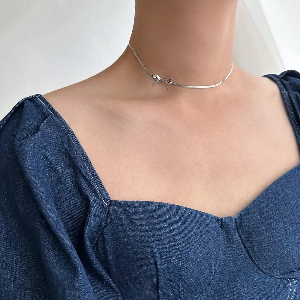 Collier Choker Nœud Minimaliste Plaqué Or 18k