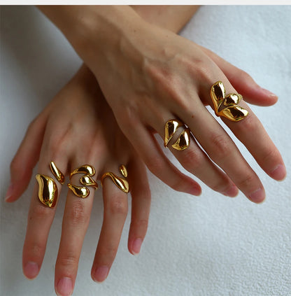 Bague Sculptée Dorée – Acier Inoxydable Plaqué Or 18K