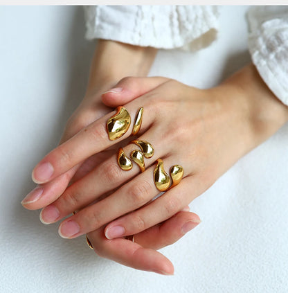 Bague Sculptée Dorée – Acier Inoxydable Plaqué Or 18K